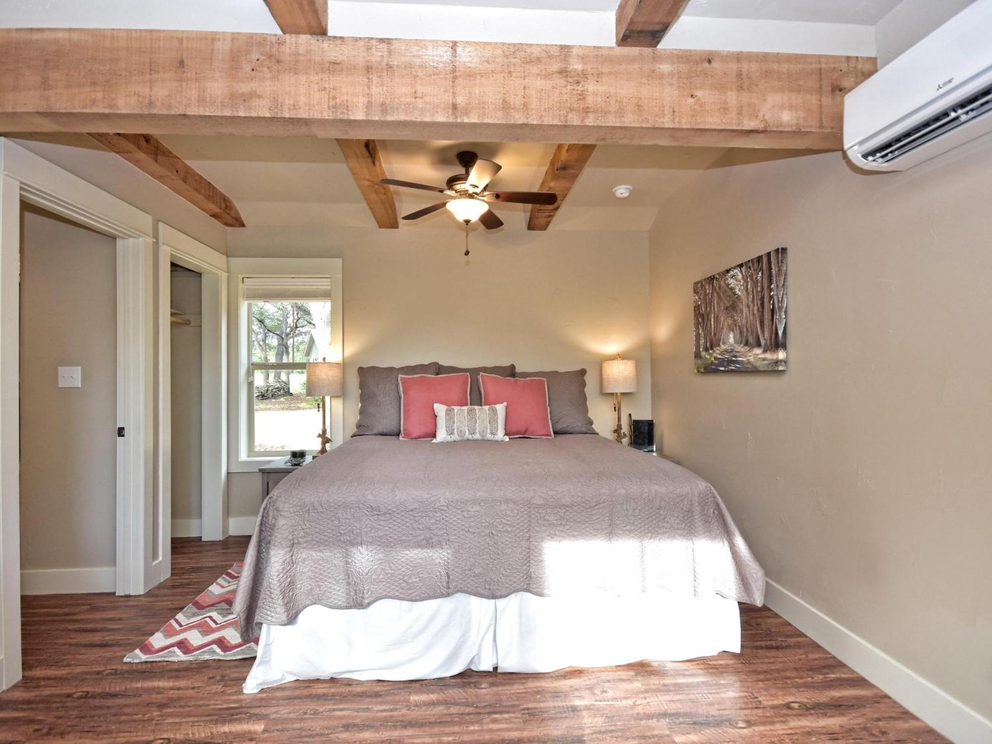 Cabins At Flite Acres - Morning Dove Wimberley Εξωτερικό φωτογραφία