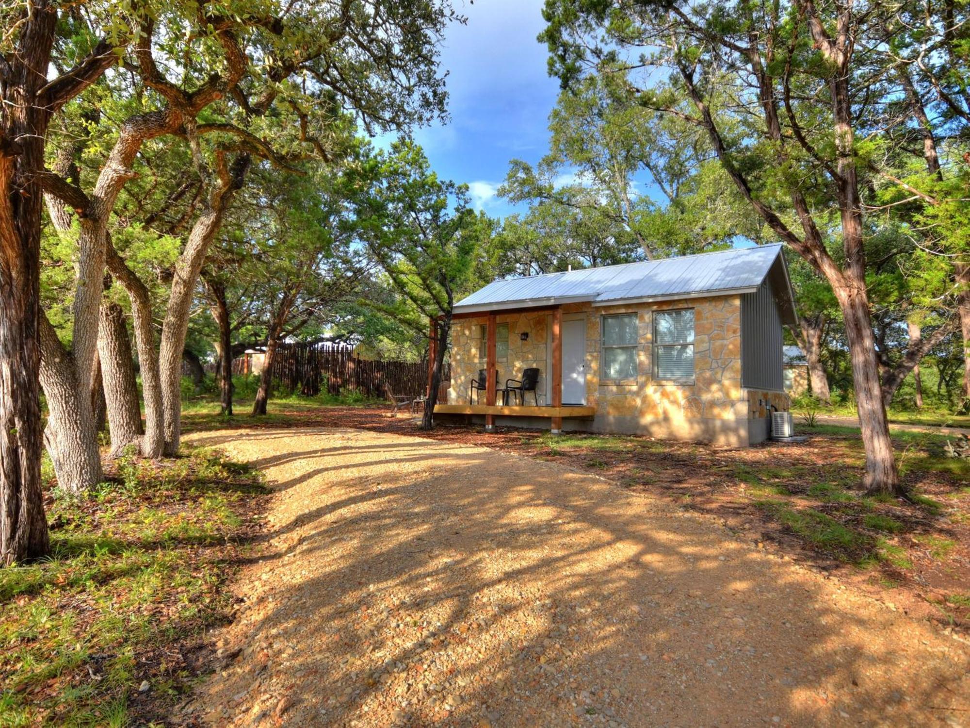 Cabins At Flite Acres - Morning Dove Wimberley Εξωτερικό φωτογραφία